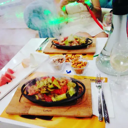호텔 Ferman Imperial Night Club Restaurant 케메르